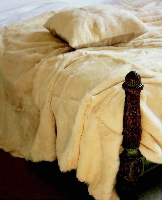 Dentro Home Rabbit Fur Throws